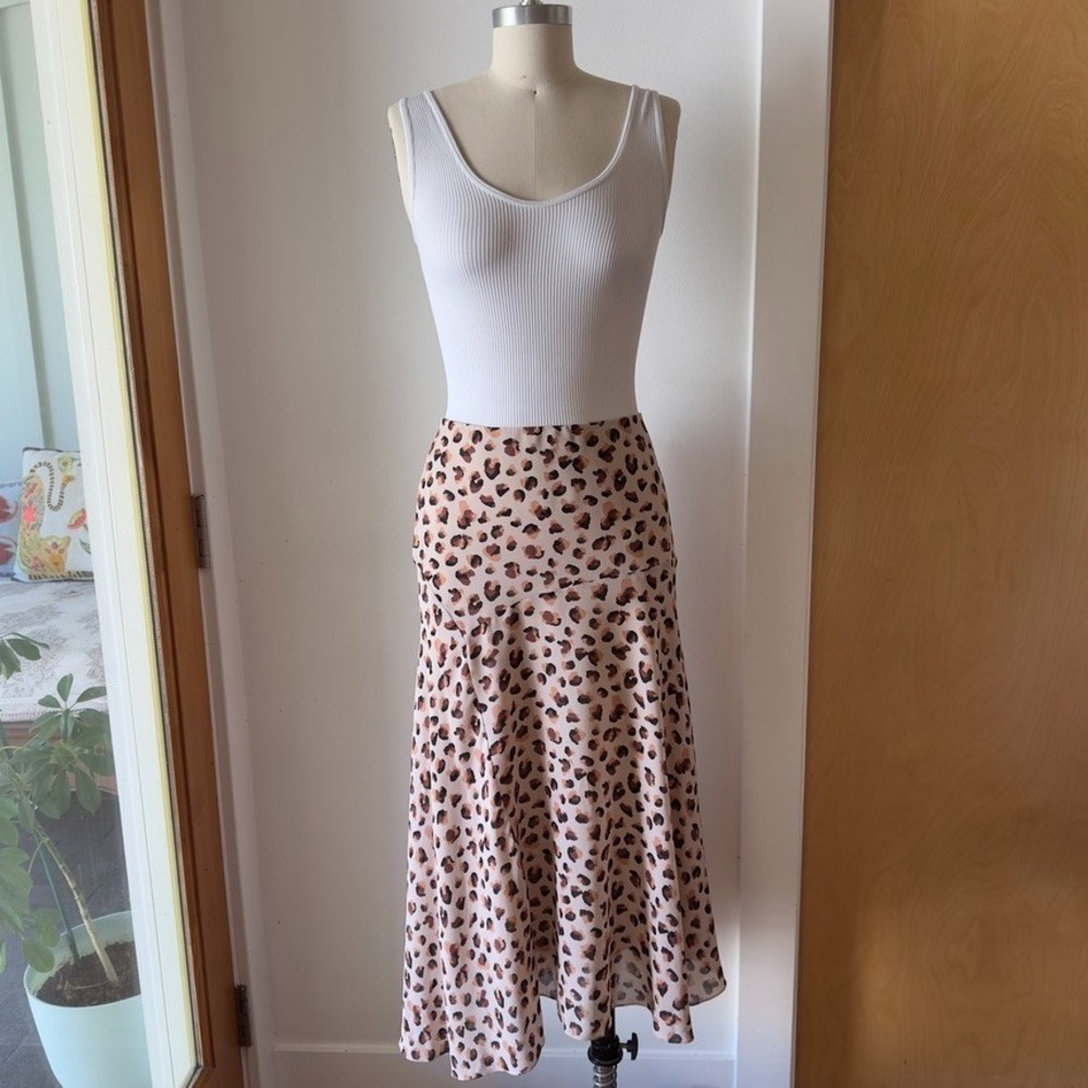 THEORY Asymmetrical Seam 100% Silk Chiffon Flowy Midi Skirt-Leopard Print-Sz 10